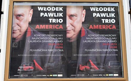 Plakaty reklamujące koncert Włodka Pawlika