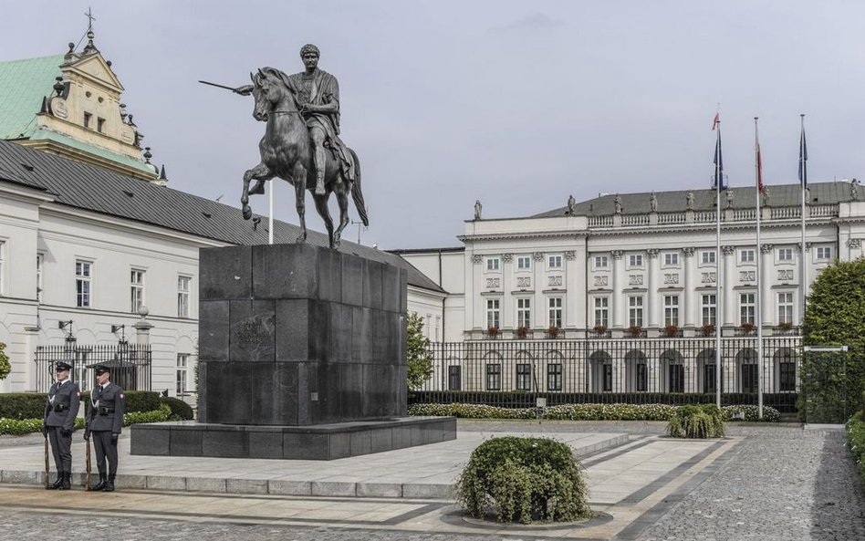 Sondaż: 44 proc. dla Dudy, 37,3 proc. dla PiS