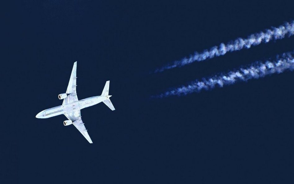 Usterka boeinga lecącego do Warszawy. Pilot zawrócił