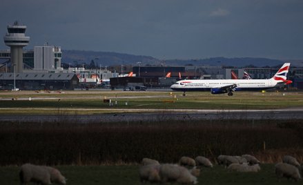 Samolot British Airways na lotnisku Londyn-Gatwick