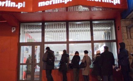 Na ryn­ku po­ja­wi­ły się in­for­ma­cje, że Czer­wo­na To­reb­ka szu­ka kup­ca rów­nież na Mer­li­na