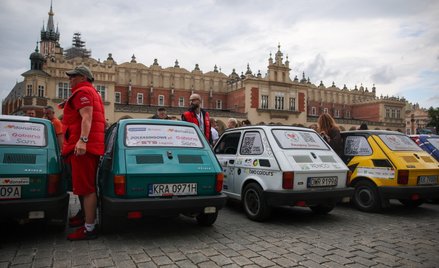 Finał ubiegłorocznej Wielkiej Wyprawy Maluchów na Rynku Głównym w Krakowie