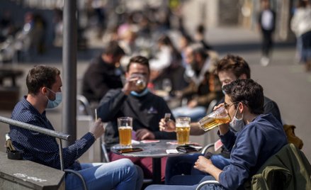 Dania: Bar oferuje szybki test na COVID-19 i piwo