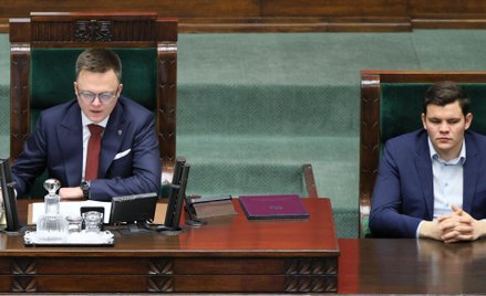 Szymon Hołownia i Adam Gomoła w czasie posiedzenia Sejmu