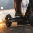 Mężczyzna na hulajnodze potrącony przez auto. Nie przeżył