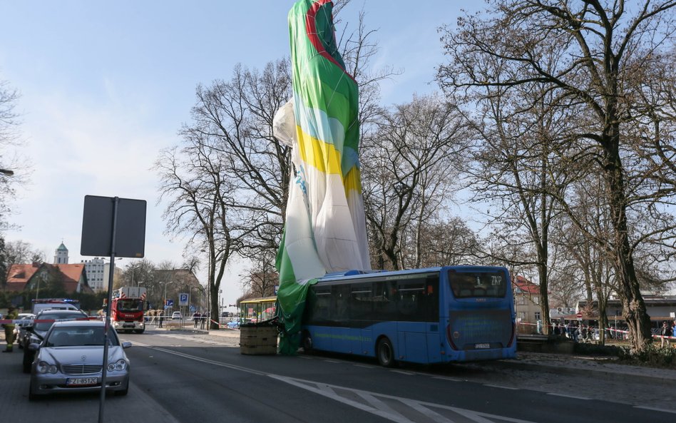 Miejsce wypadku balonu w Zielonej Górze. Zginęła jedna osoba