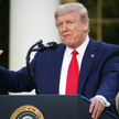 Donald Trump chce otworzyć część szkół przed wakacjami. "Niewielki problem"