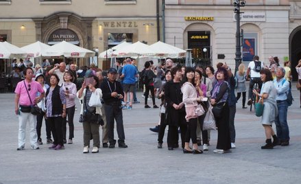 Chińscy turyści najczęściej podróżują do Europy w zorganizowanych grupach