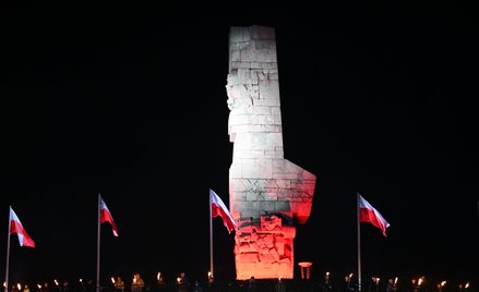 Uroczyste obchody rocznicy wybuchu II wojny światowej przed Pomnikiem Obrońców Wybrzeża na Westerpla