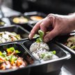 W restauracjach coraz drożej, ale klienci nie rezygnują i zamawiają
