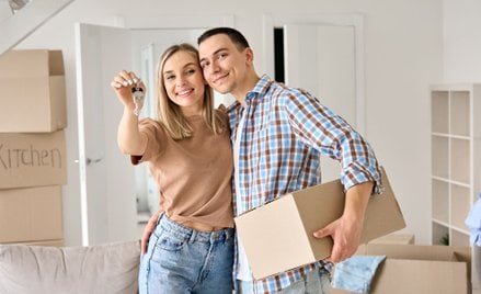 Za połowę mieszkania przekazanego w romantycznym geście należy się podatek