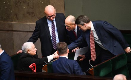 Sondaż: Afera wizowa oddala PiS od trzeciej kadencji
