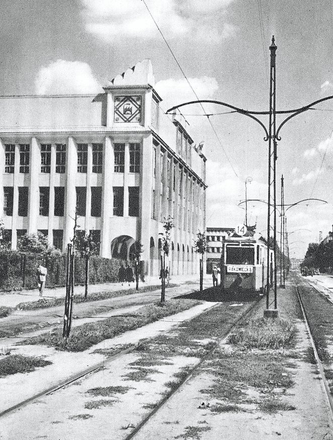 Zielone torowisko z lat powojennych. Tak wyglądał odcinek przy SGH w roku 1949.