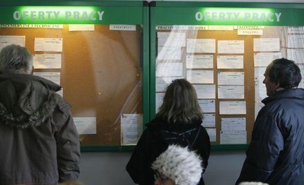 Rosną płace i przybywa miejsc pracy