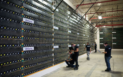 Jedna z największych kopalni kryptowalut w  Saint-Hyacinthe koło Quebecu w Kanadzie
