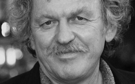 Scenarzysta filmowy i telewizyjny, pisarz, wykładowca akademicki. Miał 71 lat. (20 czerwca 1948 - 20