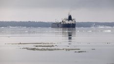 Brytyjski senior kupił 25 tankowców dla floty cieni. Trafi przed sąd