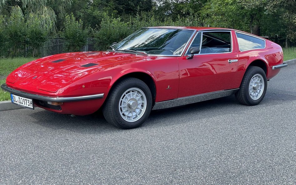 Maserati Indy – potężne coupé, z dwojgiem drzwi, ale czterema miejscami w środku.