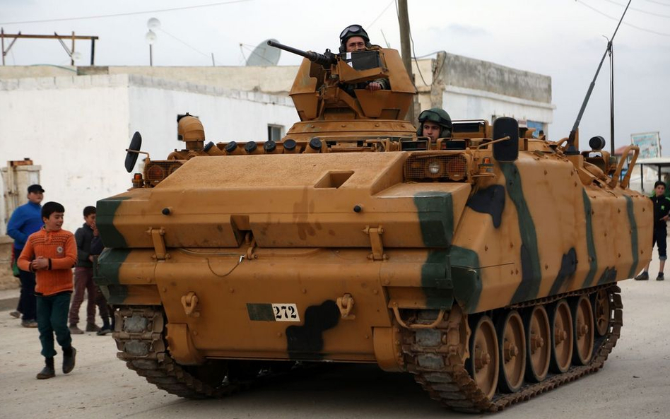 Wicepremier Turcji: Kurdowie wypuszczali członków Daesh