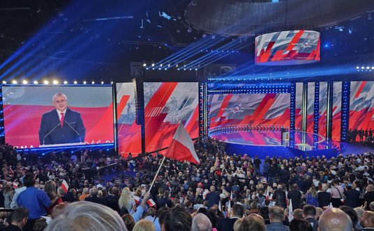 Sekretarz stanu w Ministerstwie Rodziny i Polityki Społecznej Paweł Wdówik na konwencji PiS