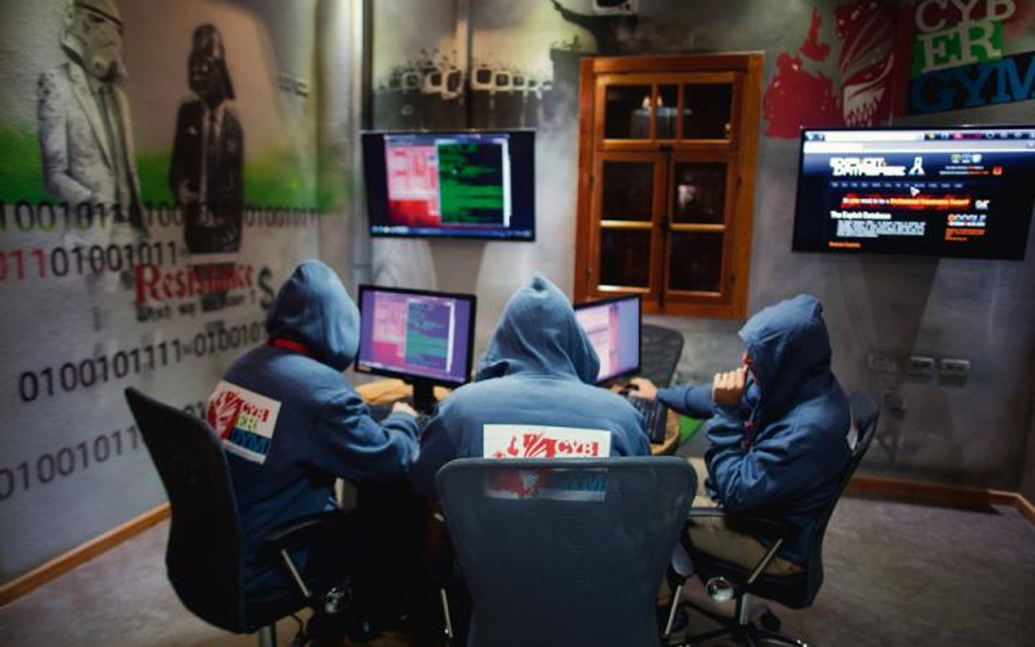 CyberGym zajmuje się szkoleniem szefów, menedżerów, informatyków przedsiębiorstw szczególnie narażon