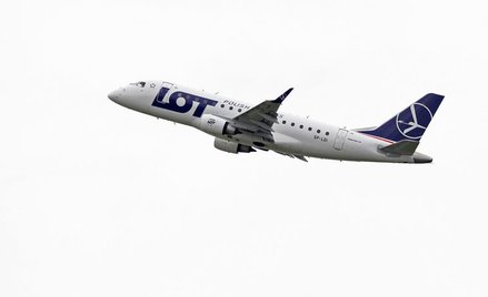 LOT zwalnia kapitana Tadeusza Wronę. Sprawa trafi do sądu