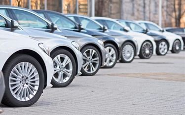 Przedsiębiorcy coraz odważniej korzystają z leasingu samochodów osobowych.