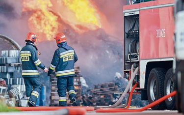 Przygotowanie nowych przepisów dotyczących odpadów przyspieszyły liczne pożary wysypisk
