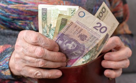 Rośnie liczba stulatków w Polsce. Przysługuje im specjalne świadczenie
