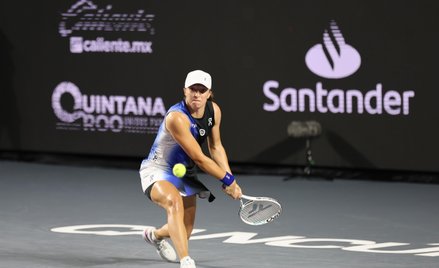 WTA Finals. Deszcz wstrzymał mecz Igi Świątek z Aryną Sabalenką