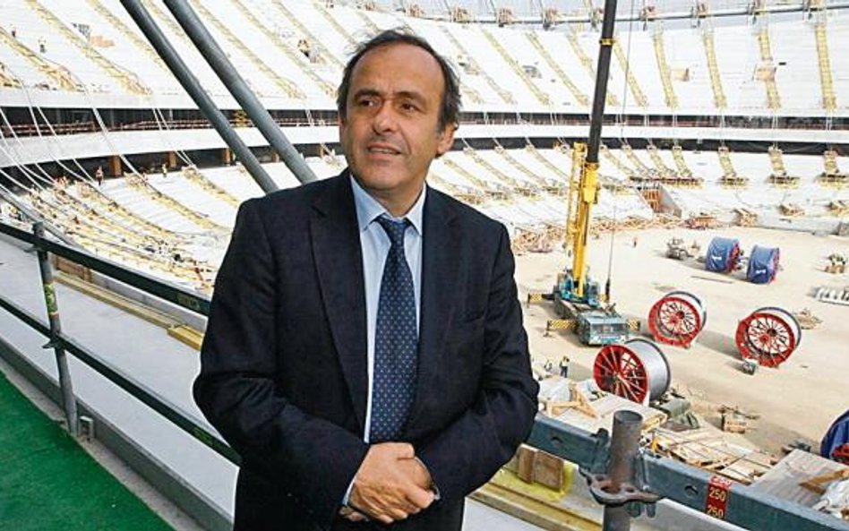 Michel Platini był w Polsce zaledwie przez kilka godzin. Warszawę oglądał z helikoptera, tylko Stadi