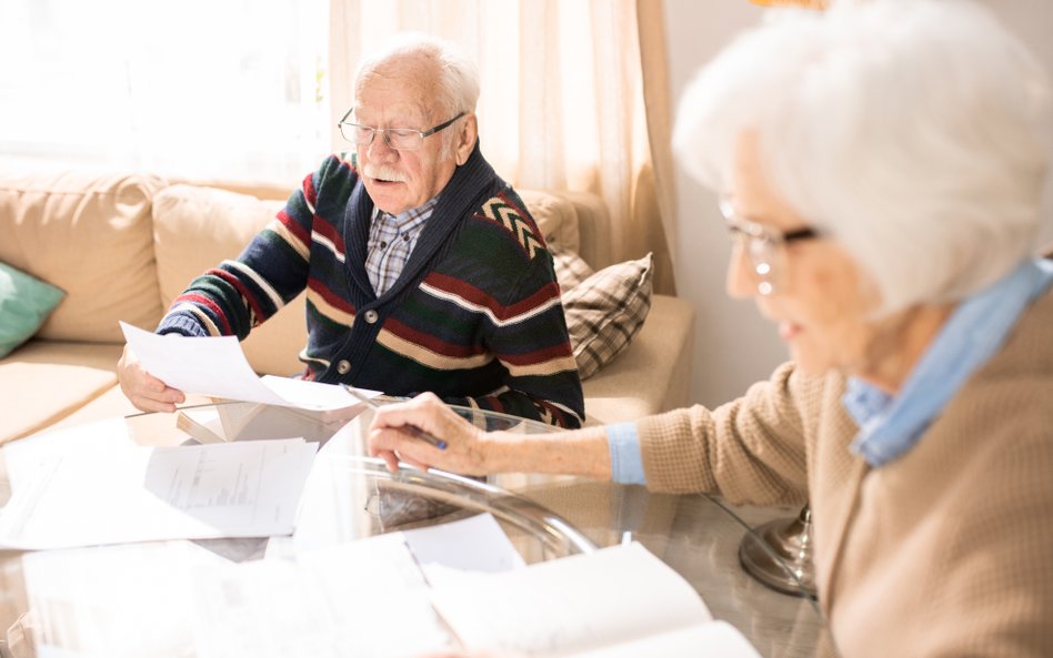 W listopadzie dwie grupy seniorów otrzymają emeryturę wcześniej