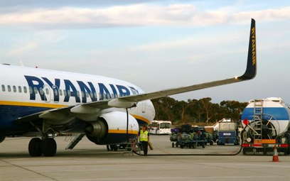 Ryanair sprzedaje bilety, a nie ma slotów