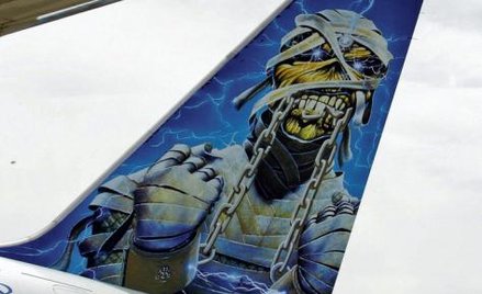 Eddi, maskotka zespołu na ogonie boeinga Iron Maiden