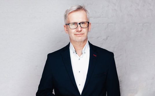 Architekt Szymon Wojciechowski, partner i prezes pracowni APA Wojciechowski Architekci
