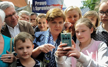 Beata Szydło podczas wizyty w Szydłowcu szydziła z pochodzącej z tego miasta premier Ewy Kopacz