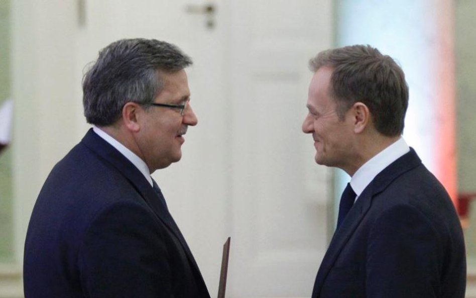 Bronek i Donald w uścisku