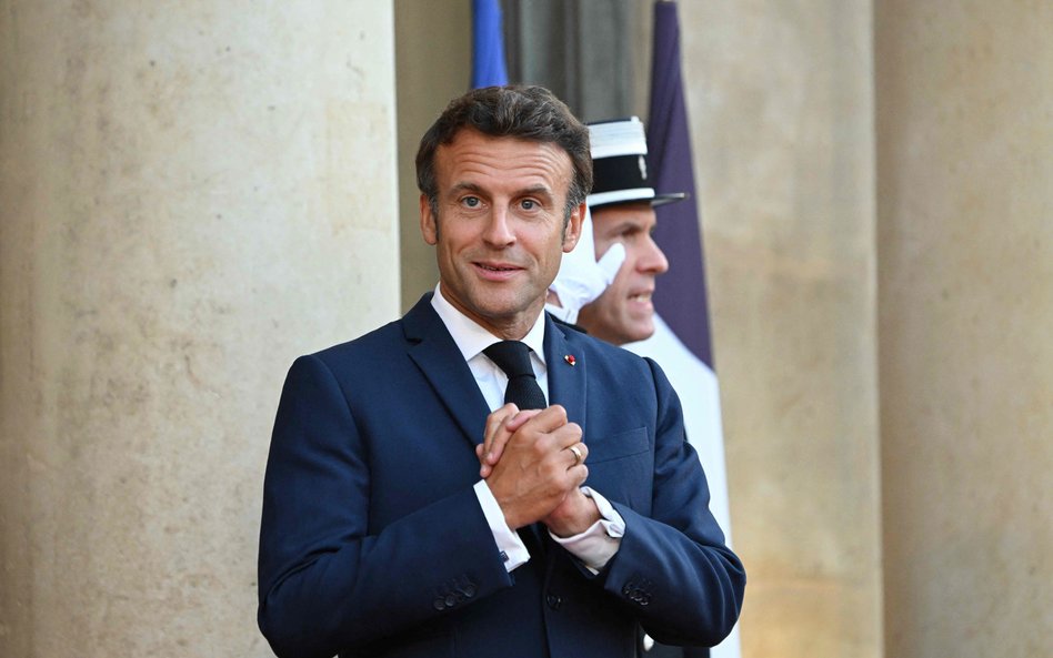 Emmanuel Macron zwraca się do Władimira Putina na „ty”