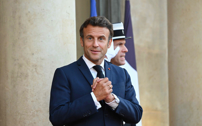 Emmanuel Macron zwraca się do Władimira Putina na „ty”