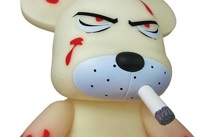 Redrum Qee zaprojektowany przez jedną z winylowych sław: Franka Kozika, sfotografowany przez Abe Sap