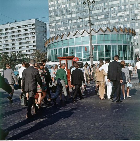 Symbolem Powszechnej Kasy Oszczędności przez długie lata była warszawska Rotunda.