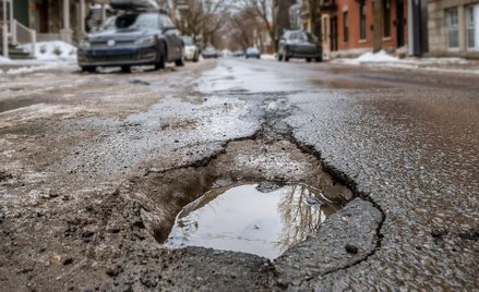 Zawarcie ubezpieczenia przez gminę może uchronić ją przed konsekwencjami złego stanu dróg.