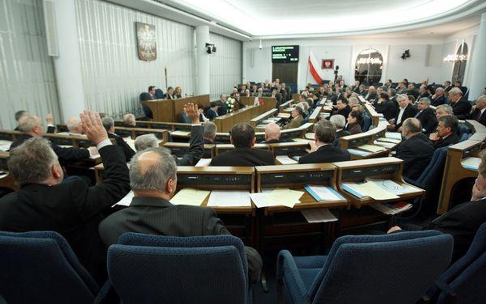 Senat debatował nad zmianami w sądownictwie