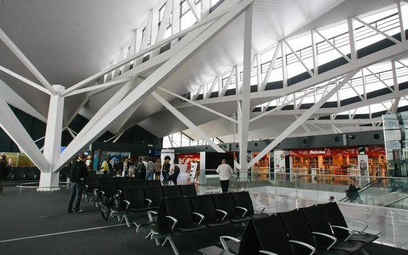 Więcej pasażerów podróżuje z wrocławskiego lotniska