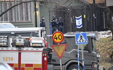 Policja przed ambasadą Izraela w Sztokholmie