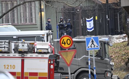 Policja przed ambasadą Izraela w Sztokholmie