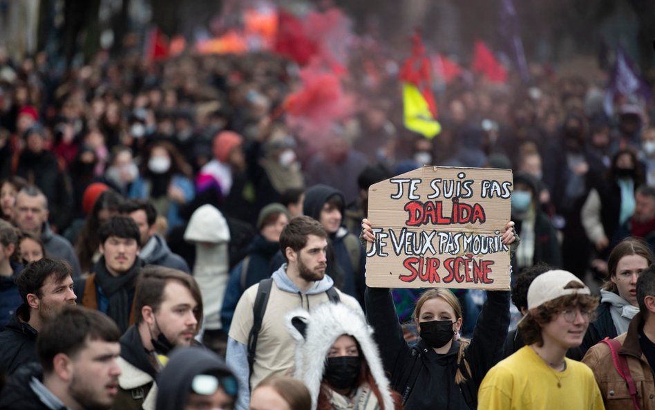 Ostre protesty przeciw reformie emerytur we Francji. Związki nie tracą zapału