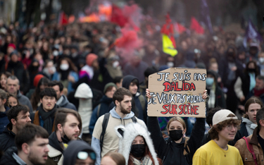 Ostre protesty przeciw reformie emerytur we Francji. Związki nie tracą zapału