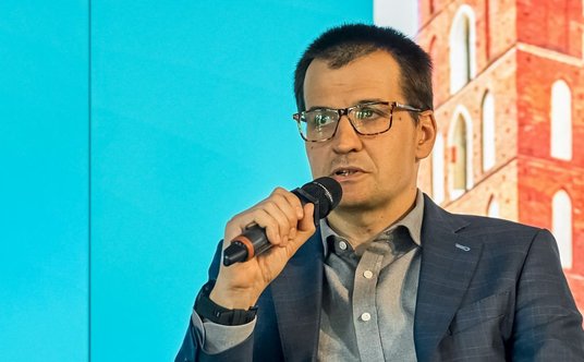 Maciej Szczechura wszedł do zarządu spółki w marcu 2020 roku