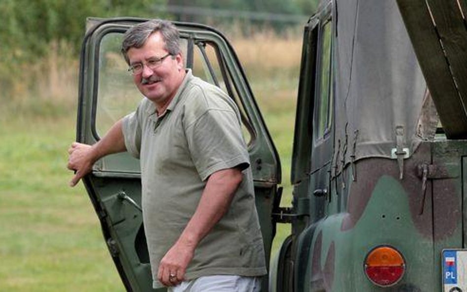 W maju Bronisław Komorowski ogłosił, że zamieni strzelbę na aparat fotograficzny